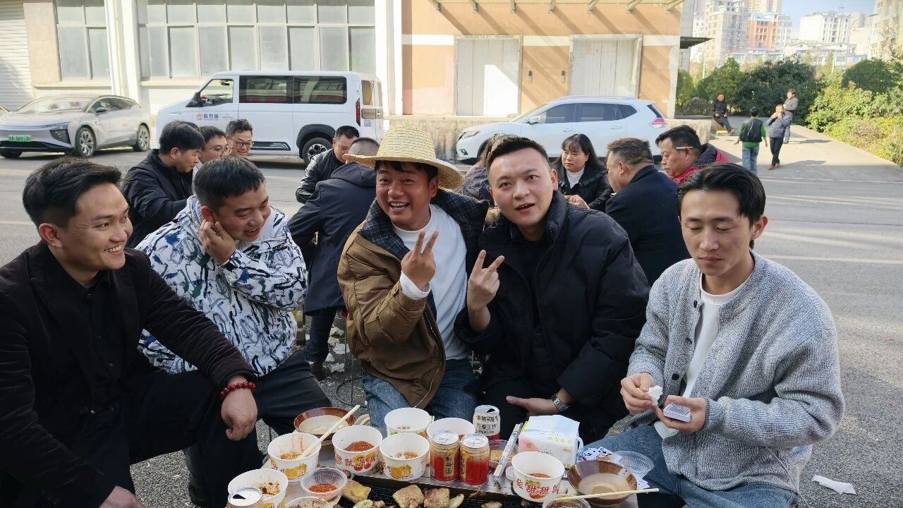 1d17b985-3051-4127-9363-a60a103e815a